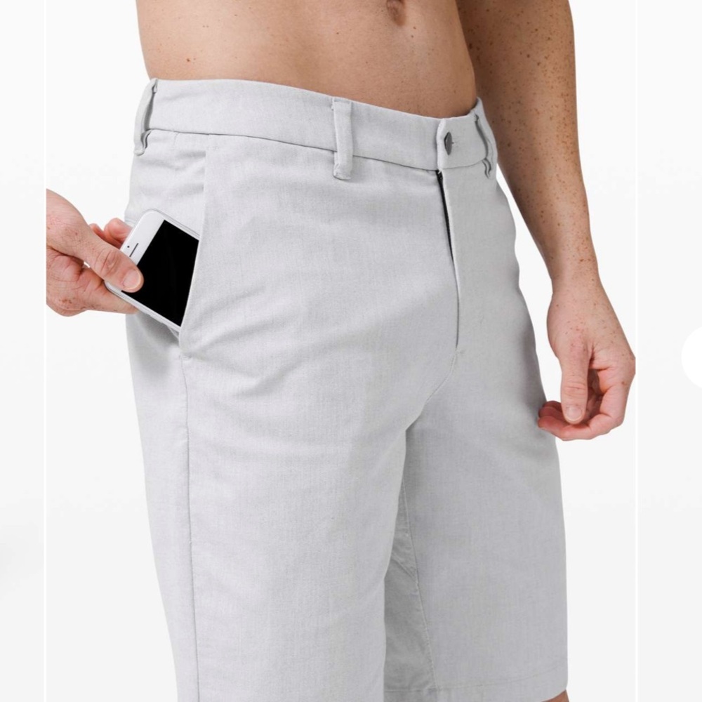 Lululemon Commission Short Qwick Oxford 11" *Relaxed
White / Black - Picture 5 of 10